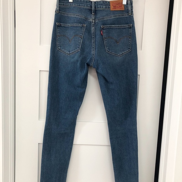 Levi 721 High Rise Skinny Blue Jeans - Picture 4 of 4